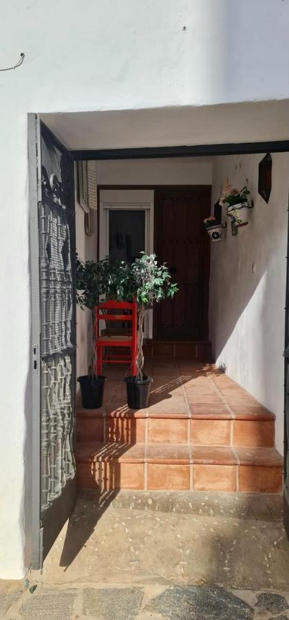 Cheerful One Bedroom Townhouse With Patio Árchez Kültér fotó