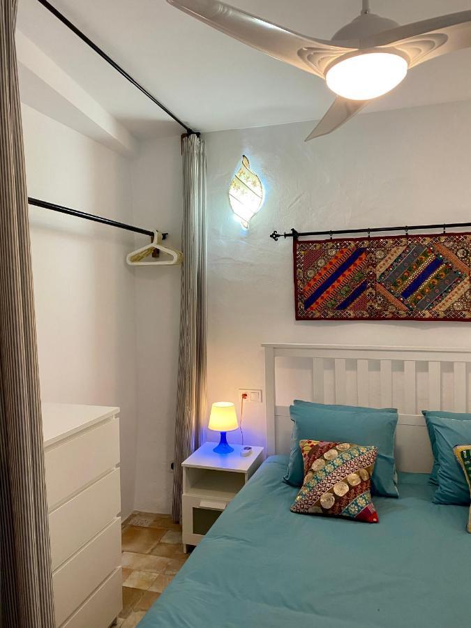 Cheerful One Bedroom Townhouse With Patio Árchez Kültér fotó
