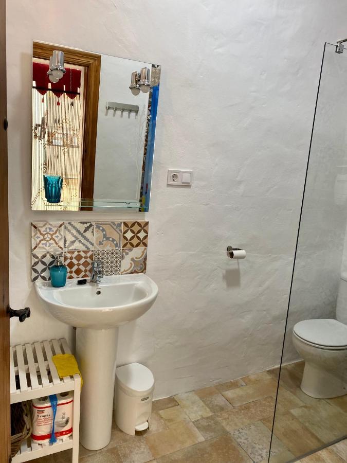 Cheerful One Bedroom Townhouse With Patio Árchez Kültér fotó